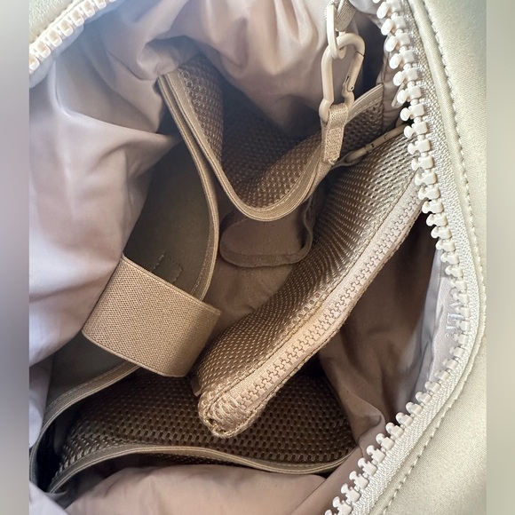 Dagne Dover “Landon Carryall” Size Small In Rare Almond Latte New! - Picture 11 of 13